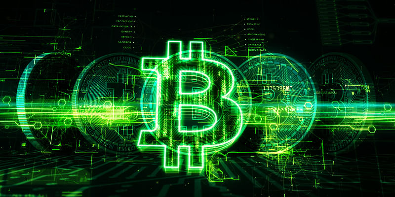 Bitcoin bật tăng lên 57.000 USD, thị trường ngập trong sắc xanh