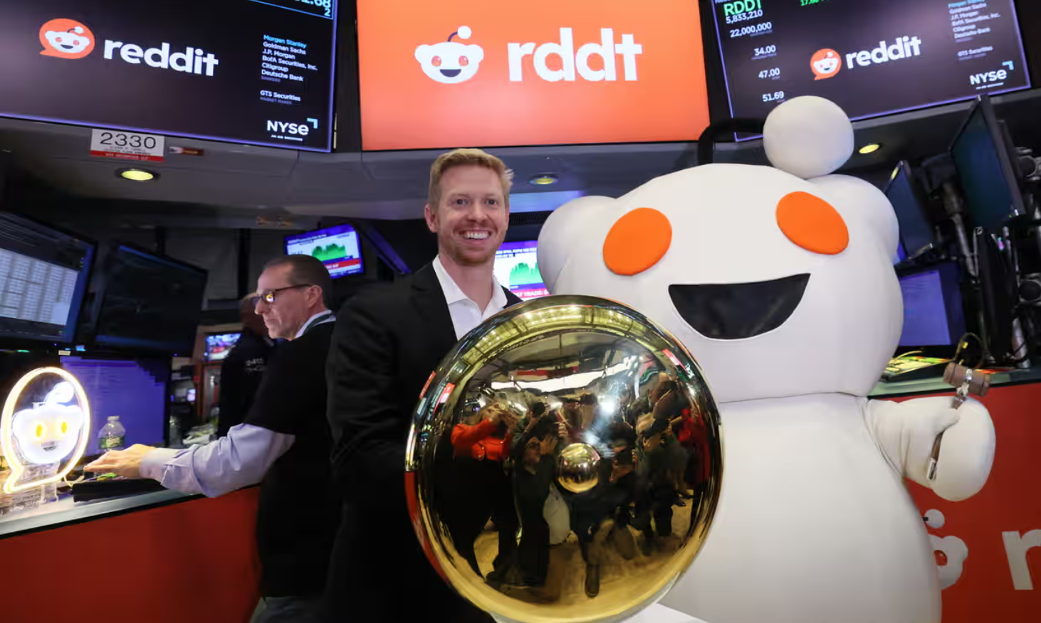 Cổ phiếu Reddit lên sàn chứng khoán và công bố tài sản đầu tư bao gồm có Bitcoin và Ether